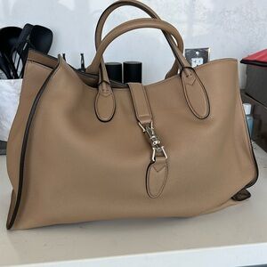 GUCCI TOTE JACKIE ,CAMEL COLOR,ONLY WORN ONCE